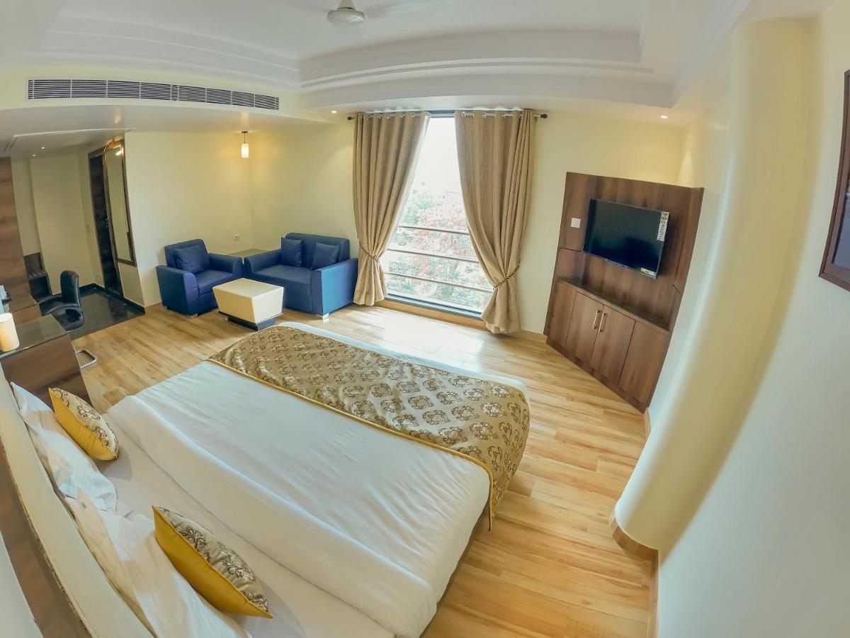 Hotel Hira Inn-10Mins From Railway Station & Bus Station Allāhābād Junction Exteriör bild